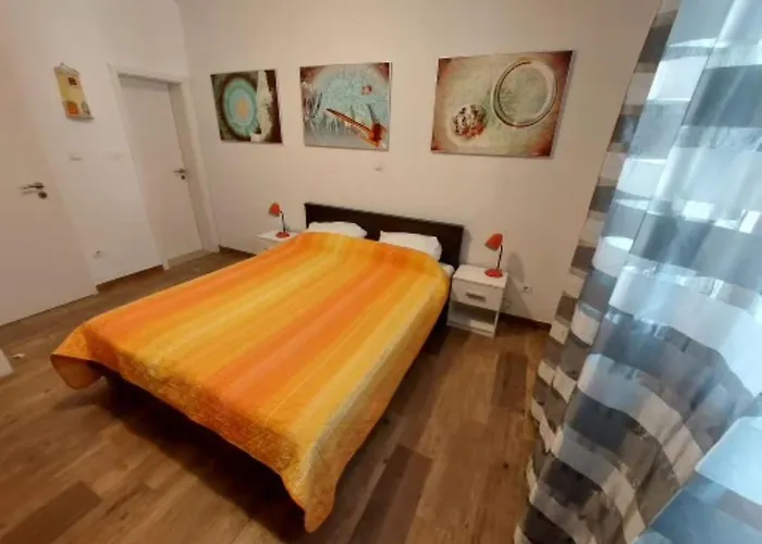 Apartments And Rooms King